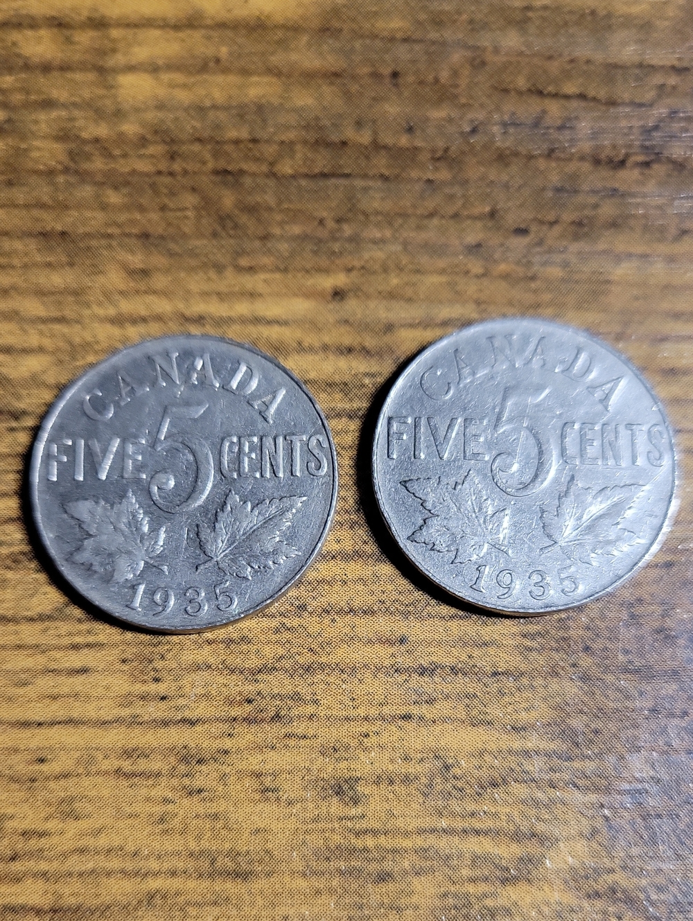 Vintage 1935 Canada Five Cent Nickel Coins - Silver Tone